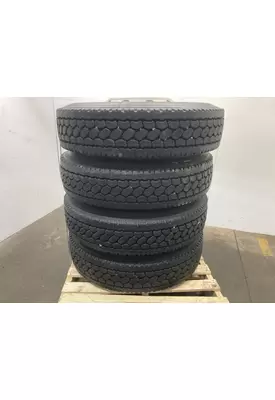 Pilot 22.5 ALUM Tire and Rim