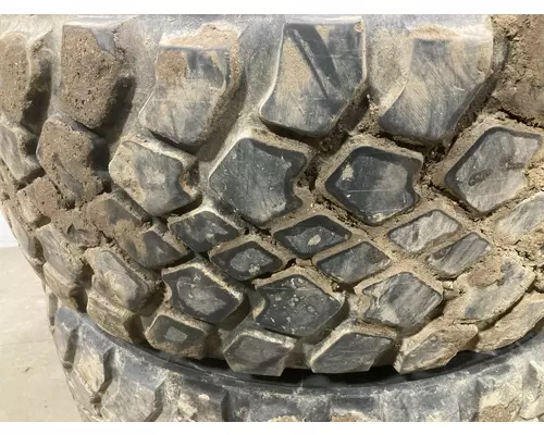 Pilot 22.5 ALUM Tire and Rim