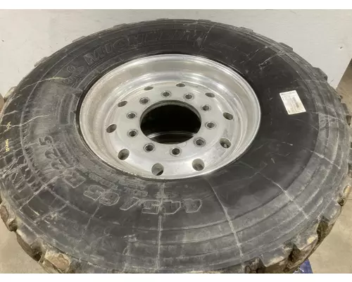 Pilot 22.5 ALUM Tire and Rim