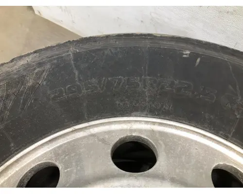 Pilot 22.5 ALUM Tire and Rim