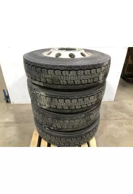 Pilot 22.5 ALUM Tire and Rim