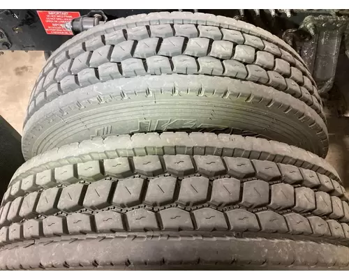 Pilot 22.5 ALUM Tire and Rim