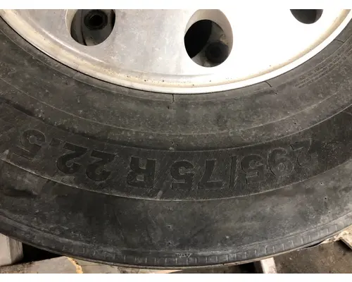Pilot 22.5 ALUM Tire and Rim