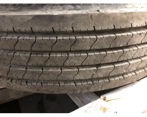 Pilot 22.5 ALUM Tire and Rim