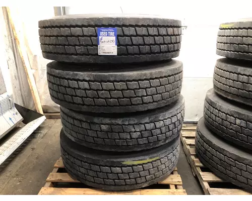 Pilot 22.5 ALUM Tire and Rim