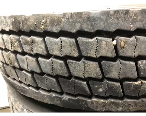 Pilot 22.5 ALUM Tire and Rim