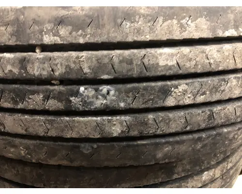 Pilot 22.5 ALUM Tire and Rim