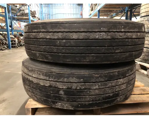 Pilot 22.5 ALUM Tire and Rim
