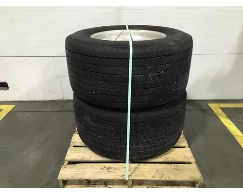 Pilot 22.5 ALUM Tire and Rim