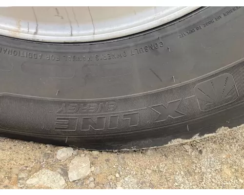 Pilot 22.5 ALUM Tire and Rim