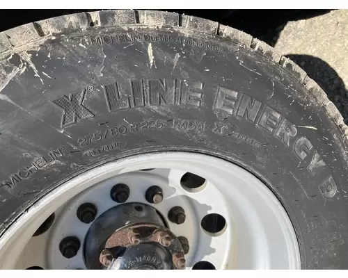 Pilot 22.5 ALUM Tire and Rim