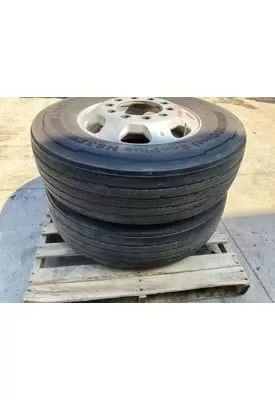 Pilot 22.5 ALUM Tire and Rim