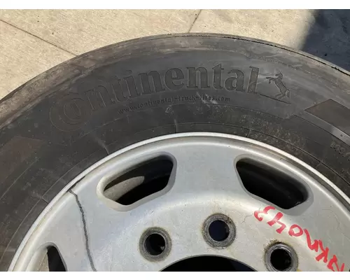 Pilot 22.5 ALUM Tire and Rim