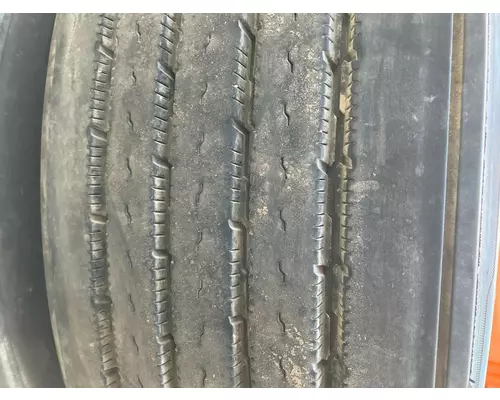 Pilot 22.5 ALUM Tire and Rim
