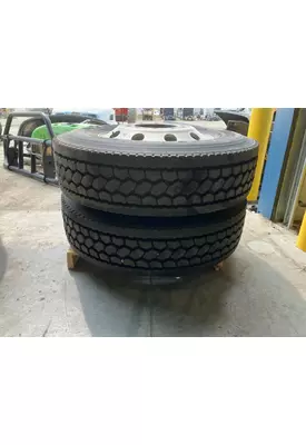 Pilot 22.5 ALUM Tire and Rim