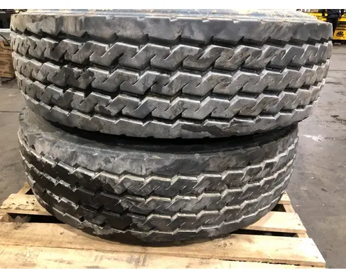 Pilot 22.5 STEEL Tire and Rim