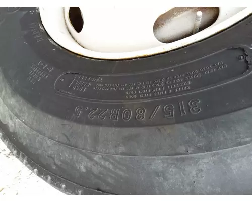 Pilot 22.5 STEEL Tire and Rim