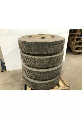 Pilot 22.5 STEEL Tire and Rim