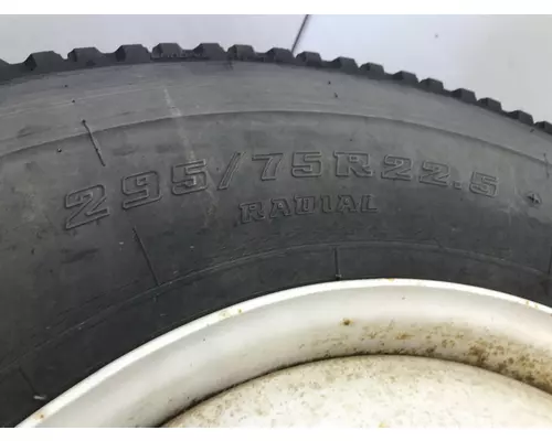 Pilot 22.5 STEEL Tire and Rim