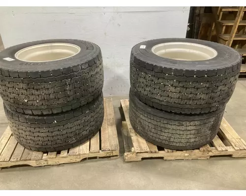 Pilot SUPER SINGLE Tire and Rim