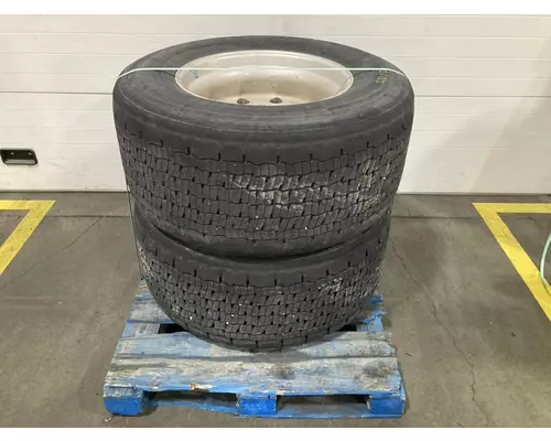 Pilot SUPER SINGLE Tire and Rim