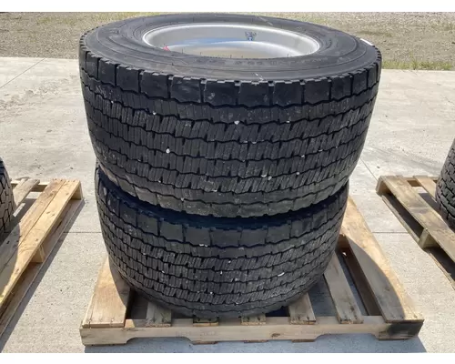 Pilot SUPER SINGLE Tire and Rim