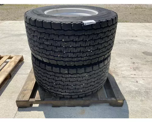 Pilot SUPER SINGLE Tire and Rim