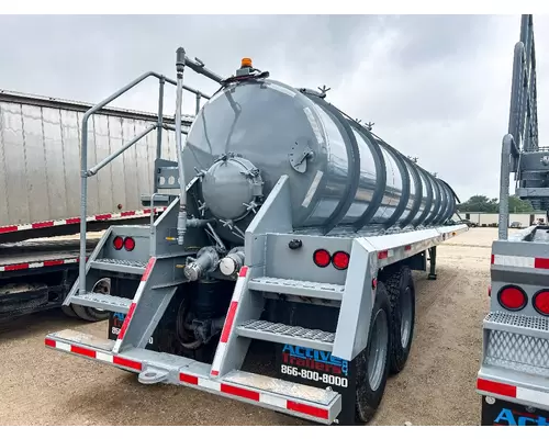 ROUGHNECK S 130BBL VAC TANKER RentalLease