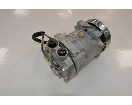 SANDEN 4423 AC Compressor