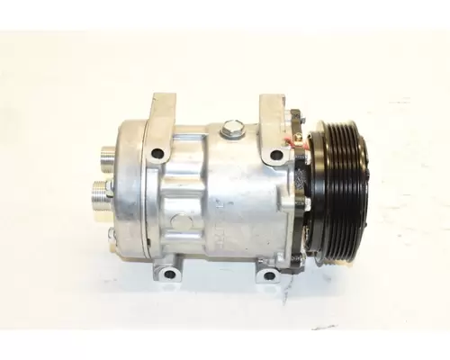 SANDEN 7H15 AC Compressor