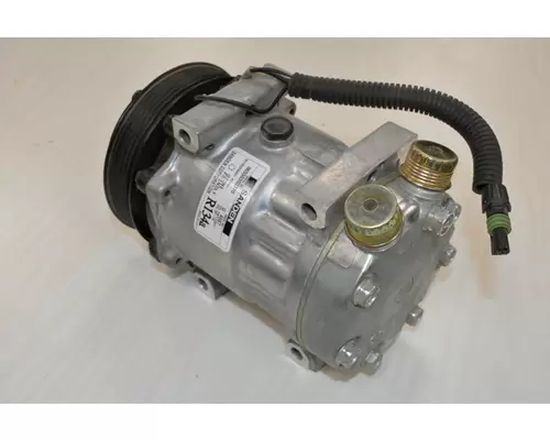 SANDEN SD7H15 AC Compressor