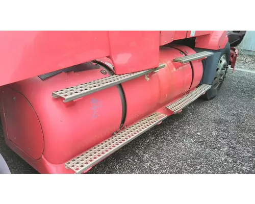 SIDE RAIL TANKS ENCLOSED CNG FUEL SYSTEM