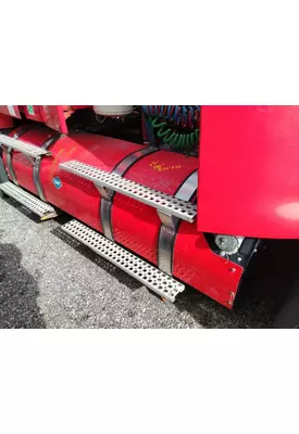 SIDE RAIL TANKS ENCLOSED CNG FUEL SYSTEM