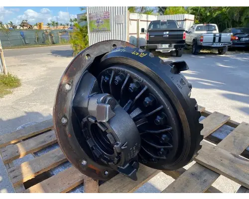 SPICER 23060S Differential Assembly (Front, Rear)