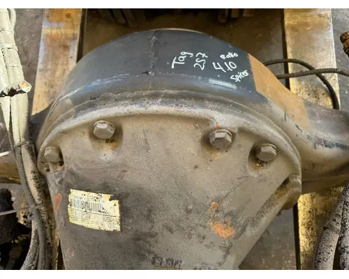 SPICER 4.10 Axle Assembly, Rear