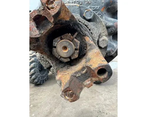 SPICER 5.57 Axle Assembly, Rear