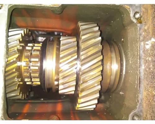 SPICER 5831 AUXILIARY TRANSMISSION