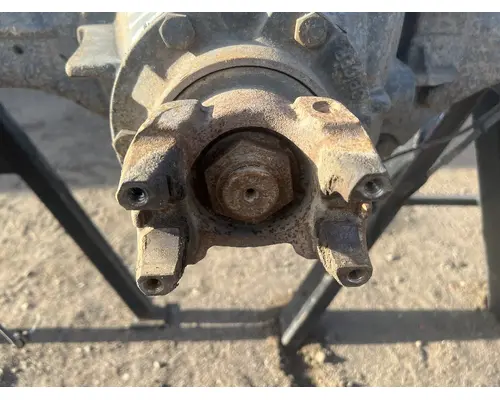 SPICER C6500 Axle Assembly, Rear