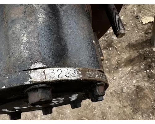 SPICER F550 Axle Assembly, Rear