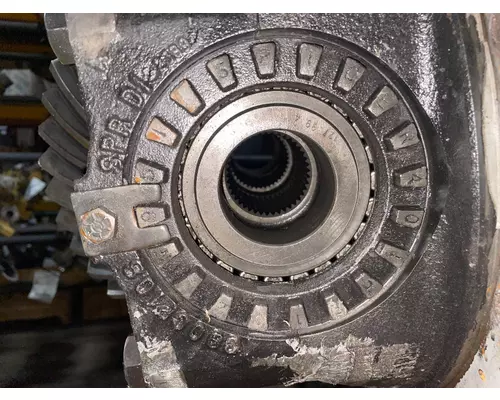 SPICER S400S Cutoff Assembly (Complete With Axles)