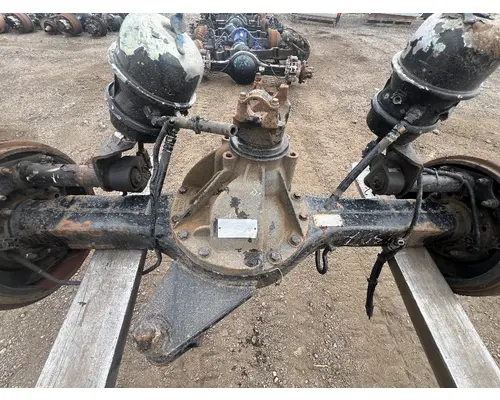 SPICER T370 Axle Assembly, Rear