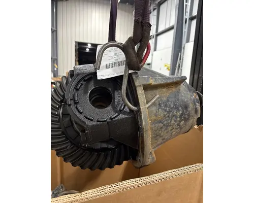 SPICER T680 Cutoff Assembly (Complete With Axles)