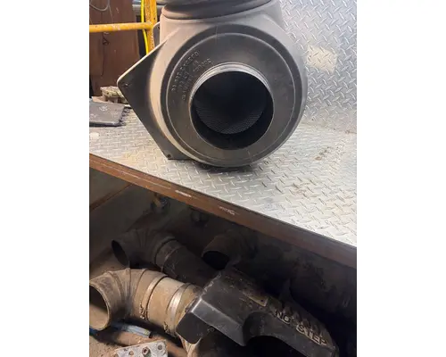 STERLING TRUCK A9500 series Air Cleaner