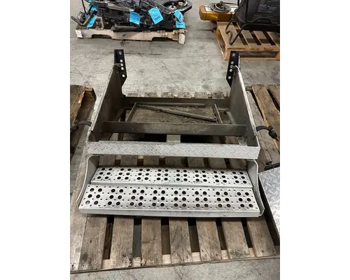 STERLING TRUCK A9500 series Battery Box