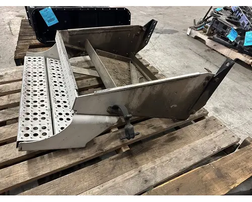 STERLING TRUCK A9500 series Battery Box