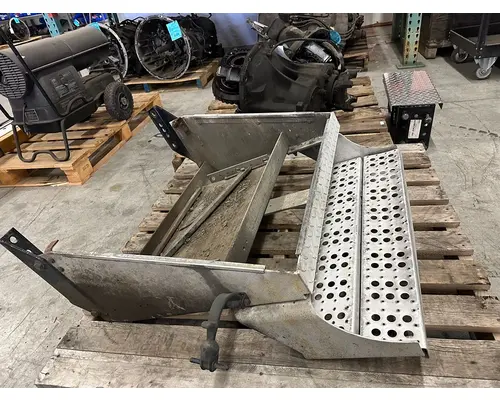 STERLING TRUCK A9500 series Battery Box