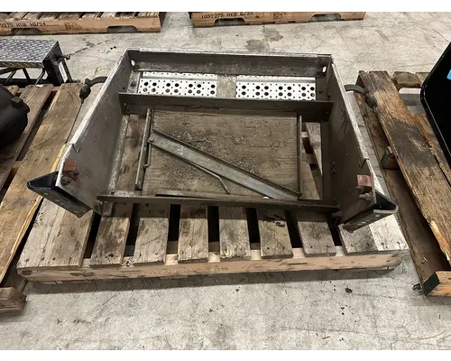 STERLING TRUCK A9500 series Battery Box