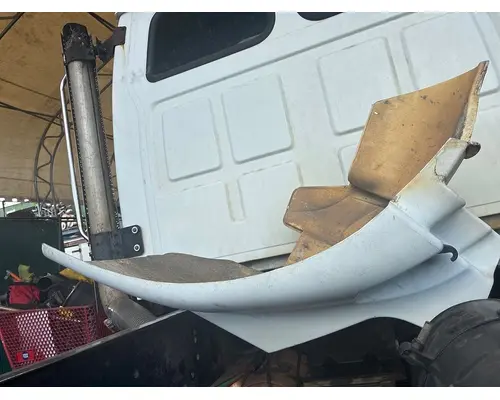 STERLING TRUCK Acterra Fender