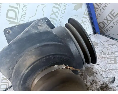 STERLING TRUCK L7500 series Air Cleaner