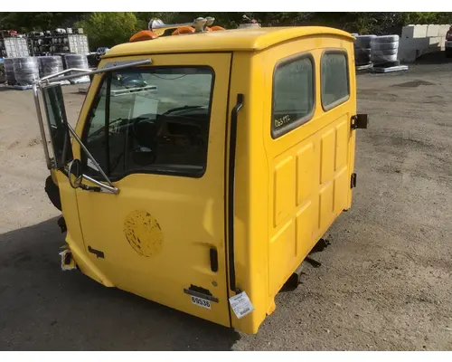 STERLING 9500 SERIES Cab